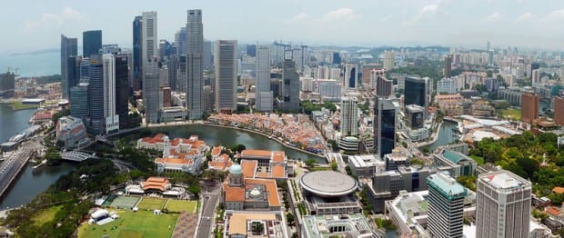 Singapore_city_skyline_2010_day_panorama